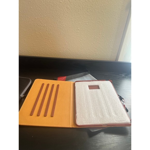 iPad Pro Case and sleeve - Picture 9 of 10